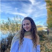 Estudiante de 4º curso de Educación Primaria Bilingüe da clases particulares de inglés y de apoyo a alumnado de primaria.